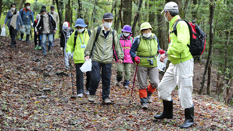 リバウェル井川　秋の野山探索とクラフト体験